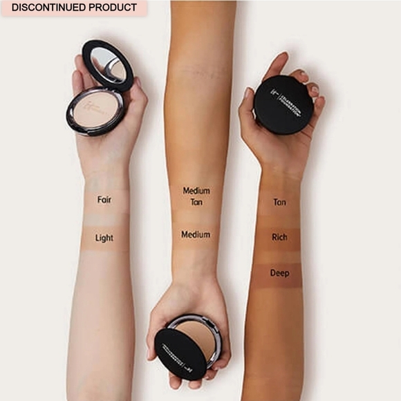 iT Cosmetics Celebration Foundation™ SPF 50+ Shade: Light - Picture 2 of 5